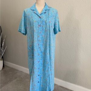 Vintage Blue Floral Moomoo w/ Pockets